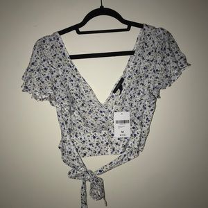 Forever 21 floral crop shirt